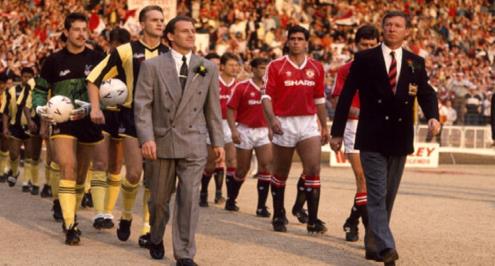 نوستالجيا يلا كورة.. المباراة التي أنقذت رقبة فيرجسون.. وصنعت مجد مانشستر